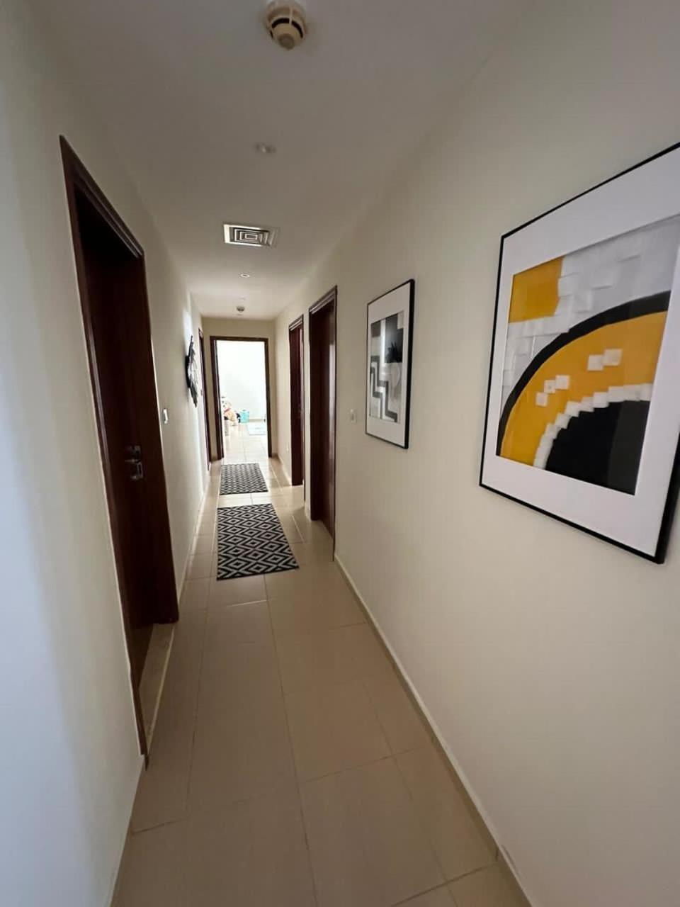 Ora Place Dubai Vandrarhem Exteriör bild